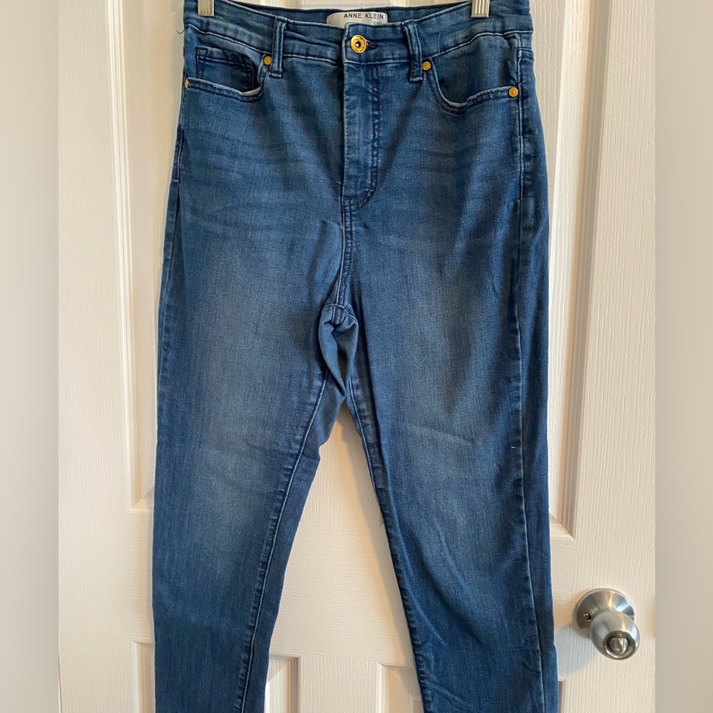 Anne Klein High Rise, Slim Ankle size 6